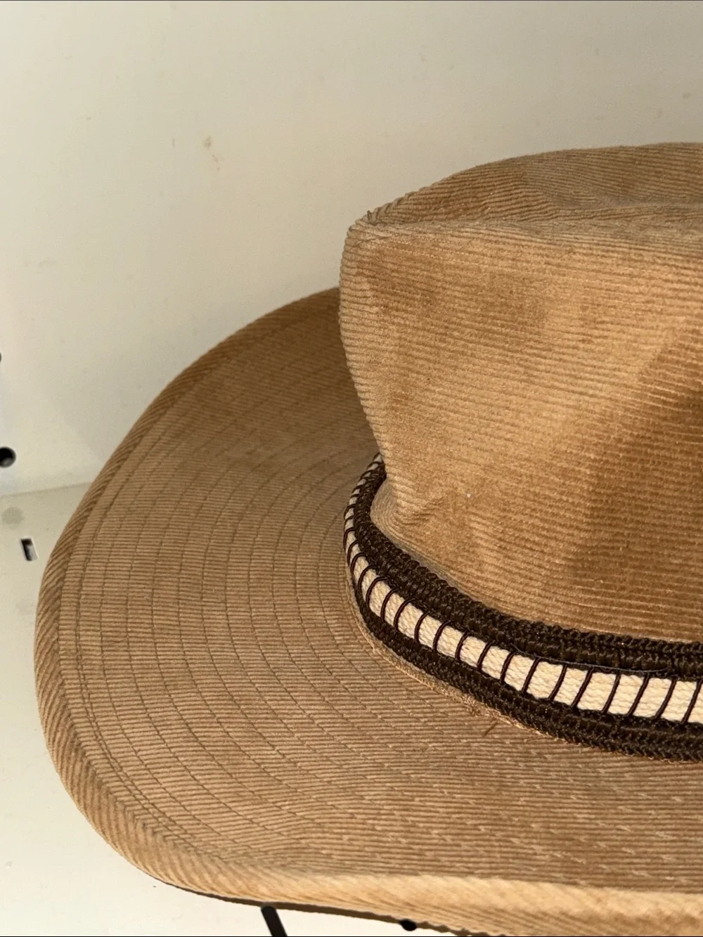 Levi's 70s Tan Corduroy Wide-Brim Fedora with Decorative Band 1970s
